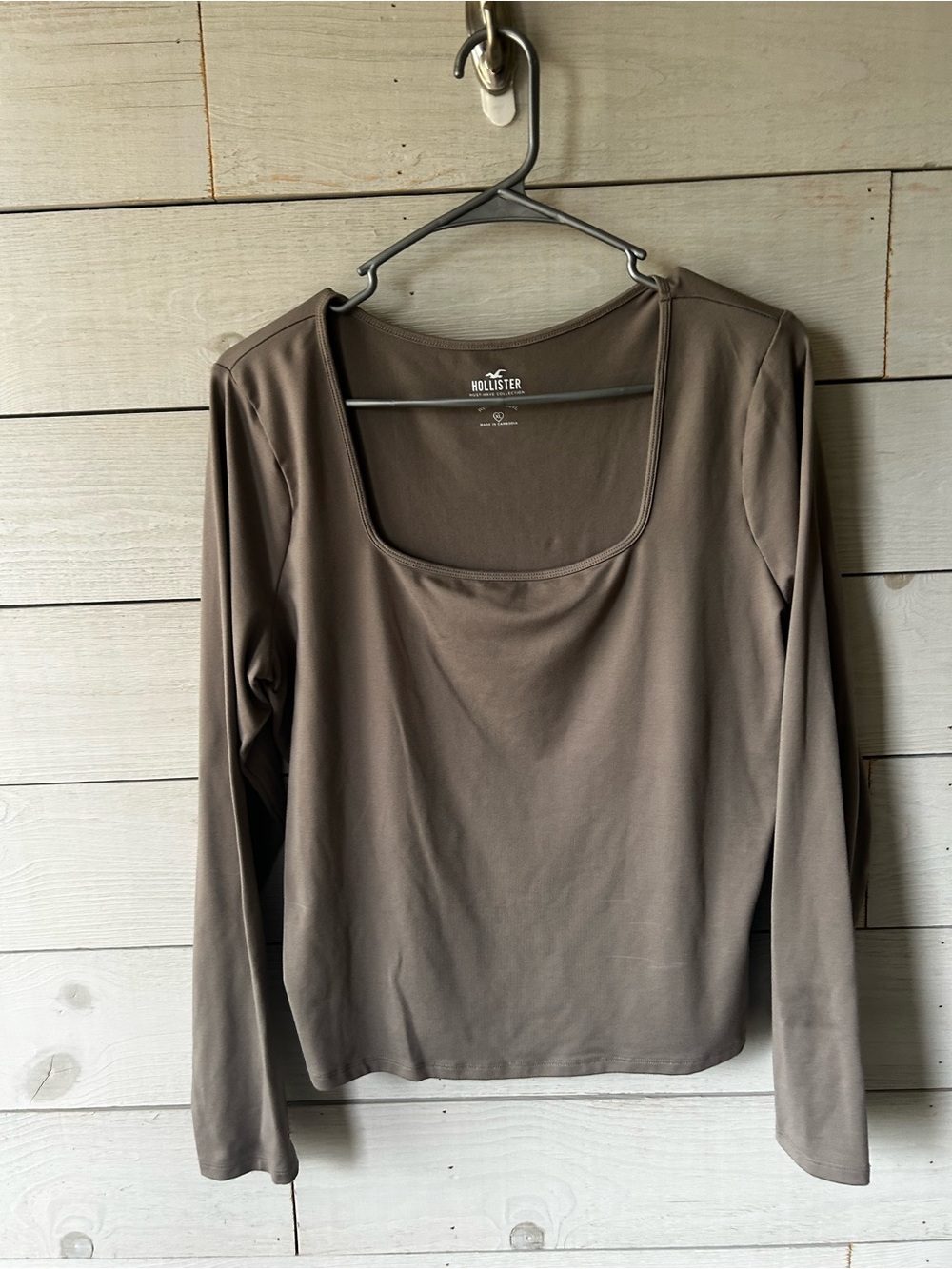 Hollister Women's Long Sleeve Scoop Neck Top — Taupe
